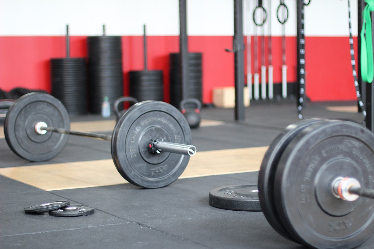 Trening na siłę – efektywne ćwiczenia dla budowania masy mięśniowej